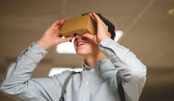Google Cardboard to experience VR with old smartphone
